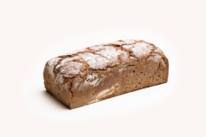 Mit dem Johannisroggen haben wir ein Urgetreide wiederbelebt, das früher im Mühlviertel weit verbreitet war. Der Anbau bringt zwar nicht soviel Ertrag, dafür gilt das Mehl dieses Korns als besonders bekömmlich. Mit rescher Sauerteigkruste.