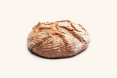 Stattliches Roggenmischbrot, typisch für die Region Mühlviertel. Der hohe Anteil an Natursauerteig und Gewürze wie Fenchel oder Kümmel sorgen für das kräftige Aroma. Auf Stein gebacken, mit krachender Kruste.